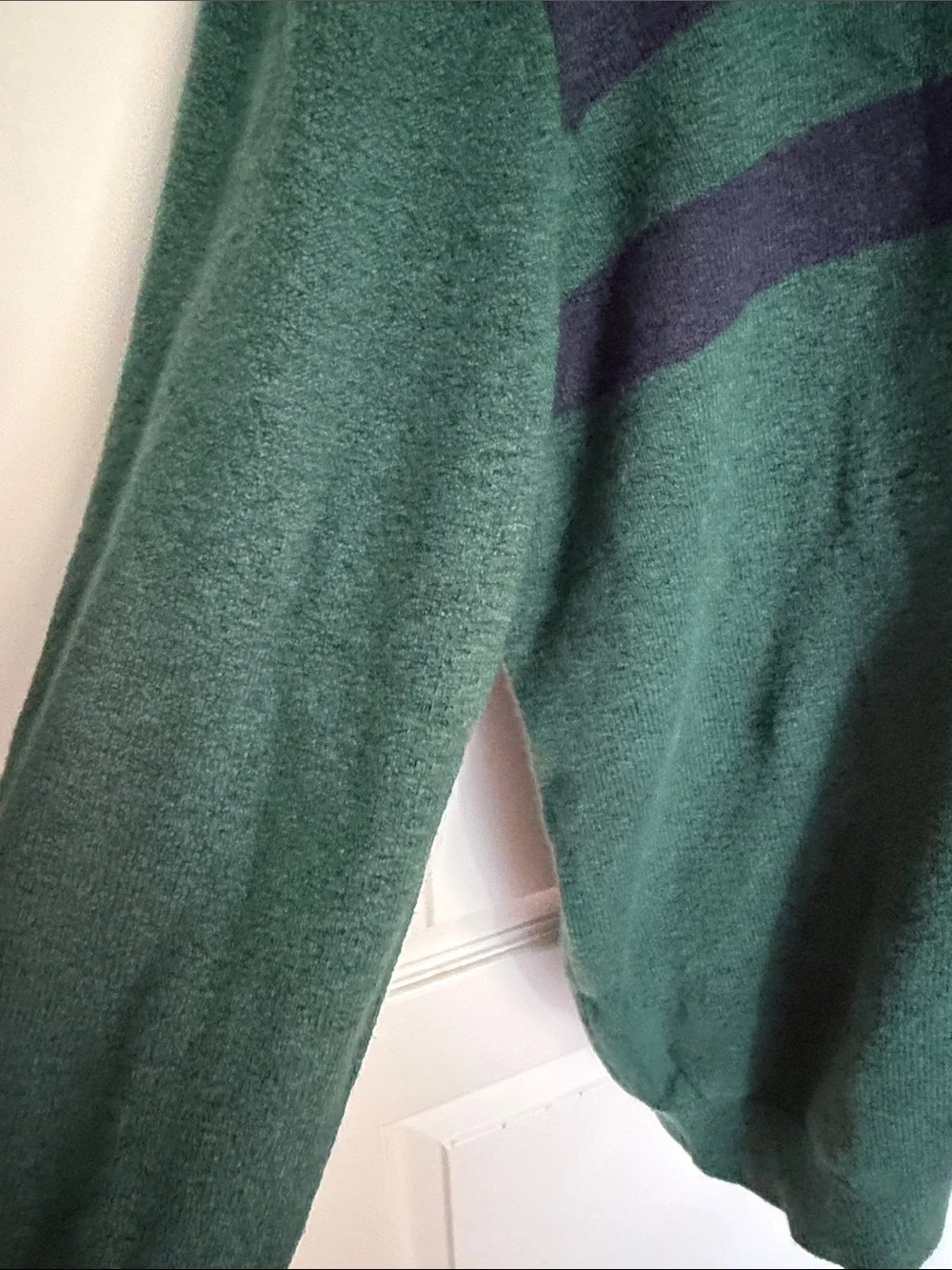 NWT IZOD sweater XL green with blue stripes